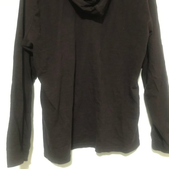 Urban Heritage Three-Button Hoodie - Picture 4 of 5